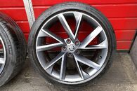 Škoda kola 235/40/R19 8Jx19H2 ET44 letni 2,4mm 3V0601025AP 2 kusy