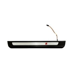 Audi Q7 4M r.v. 2018 druhá generace levá přední prahová lišta 4M0947405B