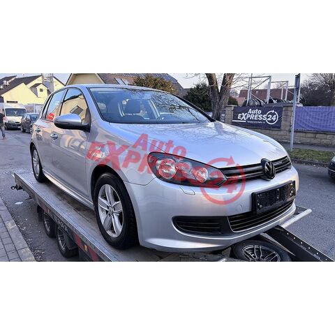 Vůz na náhradní díly VW Golf 6 hatchback 2011 CAYC MDZ LA7W
