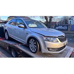 Vůz na náhradní díly Škoda Octavia 3 sedan L&K 2015 CKFC QSE LA7W