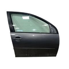 VW Golf 5 hatchback r.v. 2008 šedá metalíza kód barvy LA7T pravé přední dveře