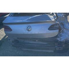 Vůz na náhradní díly VW Arteon 3H sedan 2017 CUAA RWU LB7S