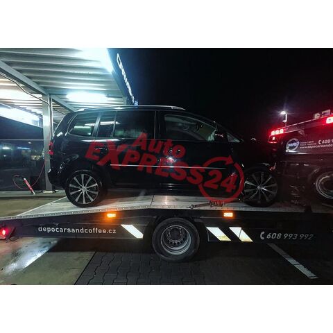 Vůz na náhradní díly VW Touran 1T3 r.v. 2011 CFHC MAY LC9X