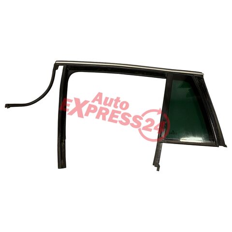 Škoda Superb 2 facelift kombi r.v. 2014 levé zadní sklo malé