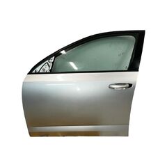 Škoda Octavia 3 RS kombi r.v. 2015 stříbrná metalíza kód barvy LA7W 9156 8E8E levé přední dveře