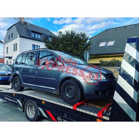 Veškeré náhradní díly VW Touran 1T r.v. 2006 BXE GQN LD7X