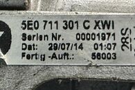 Škoda Octavia 3 sedan r.v. 2015 ruční brzda 5E0711301C