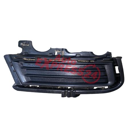 VW Golf 7 kombi r.v. 2015 pravá mřížka nárazníku