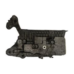 Škoda Superb 3 facelift kombi r.v. 2020 držák baterie 5C0915331K