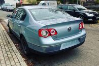 Veškeré náhradní díly VW Passat B6 sedan 2006 BKP FUQ LB5M