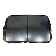 VW Passat B7 R-Line kombi r.v. 2013 panoramatické střešní okno 3AF877041B