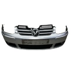 VW Golf 5 hatchback r.v. 2009 stříbrná metalíza kód barvy LA7W přední nárazník