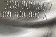 VW Passat B8 kombi r.v. 2019 tmavě šedá metalíza kód barvy LB7R víko nádrže 3G9809857 3G9809999A