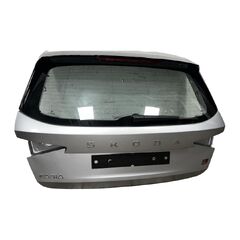 Škoda Fabia 4 hatchback r.v. 2025 stříbrná metalíza kód barvy LA7W 9156 8E8E páté dveře